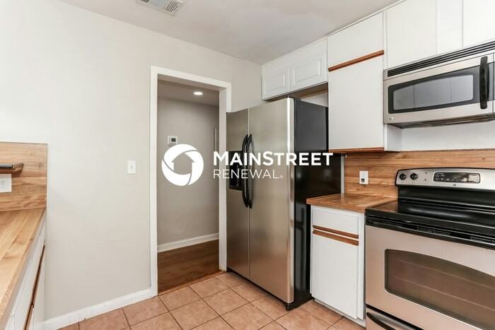 6215 Pine Cove Ln - Photo 7 of 15