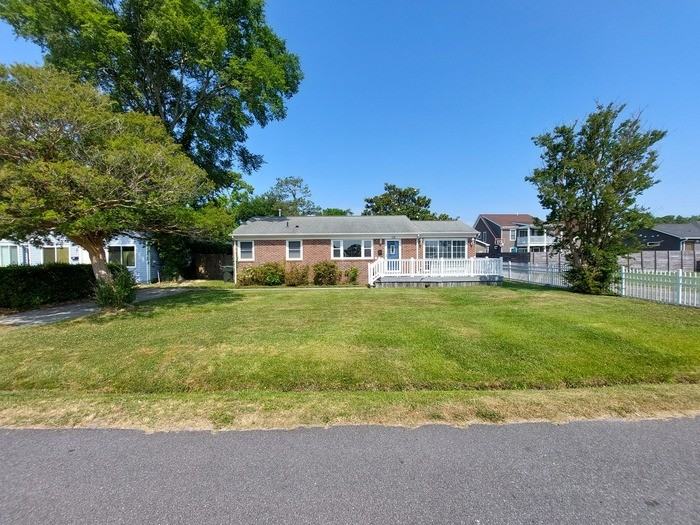 112 S Second St - Photo 3 of 22