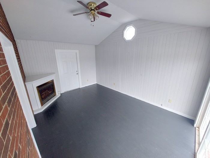 112 S Second St - Photo 4 of 22