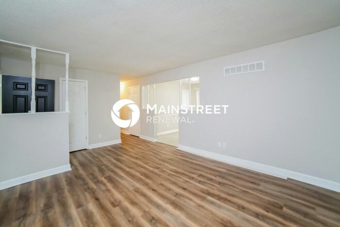 409 Ne Sharon Dr - Photo 5 of 17