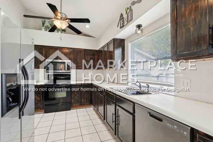 6332 Farrel Dr - Photo 7 of 20