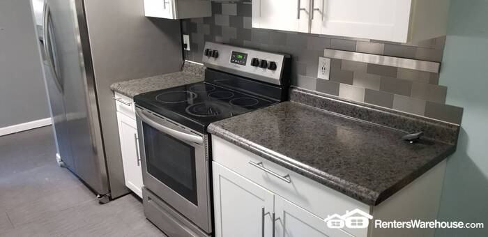 7140 Imperial Ave S - Photo 4 of 25