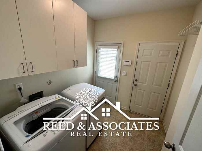 1383 Island Town Dr - Photo 5 of 23