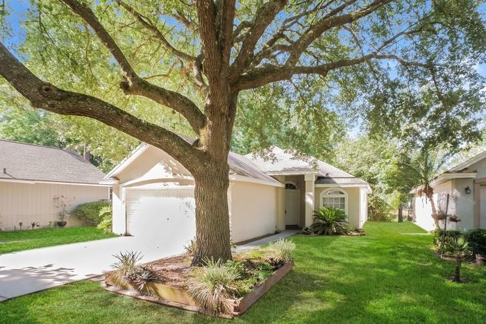 884 Putters Green Way N - Photo 4 of 13