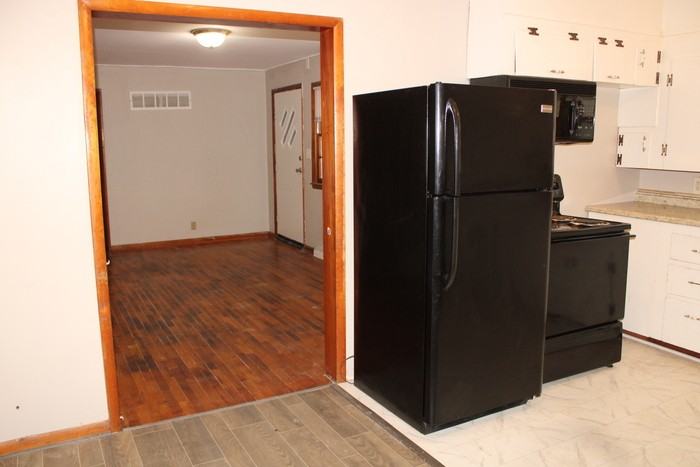 202 N 16th St - Photo 2 of 5