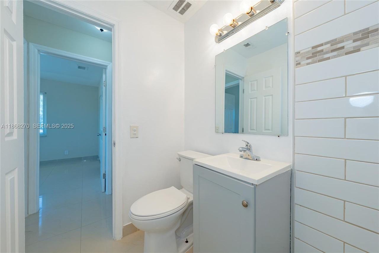 938 Northern Drive #P - Photo 3 of 17