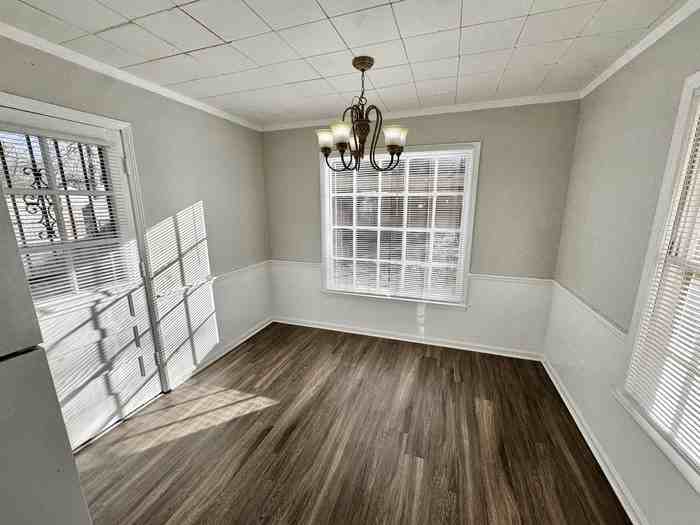 6843 Amersham Dr - Photo 7 of 32