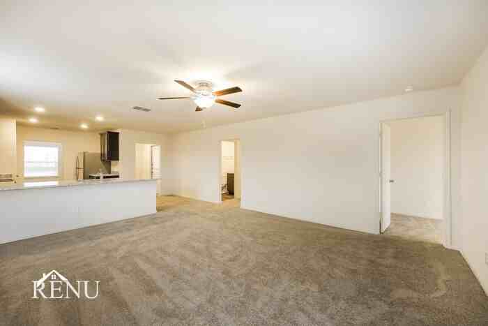 10934 Chatham Ct - Photo 5 of 24