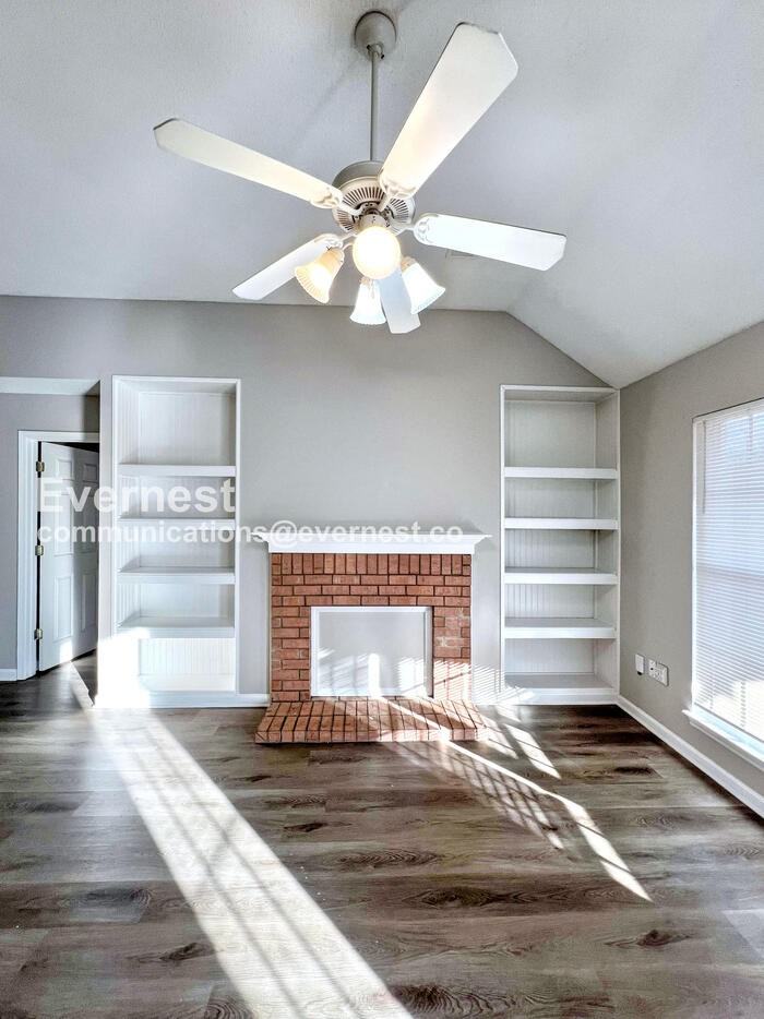 1649 Central Trails Dr - Photo 4 of 28