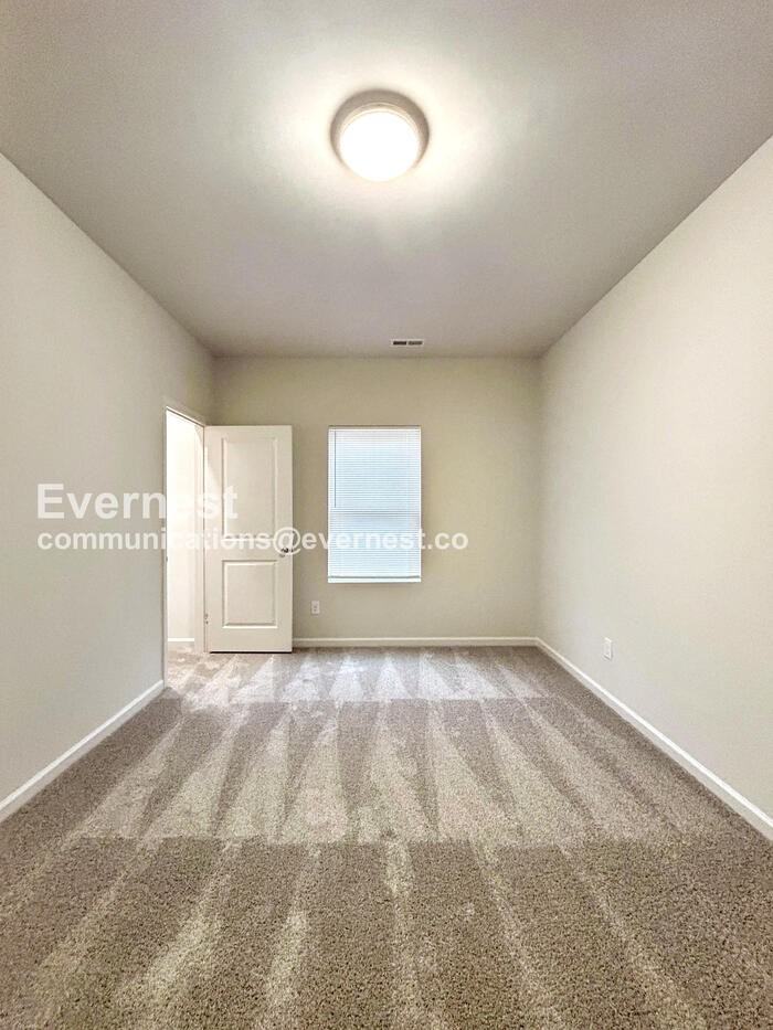 310 Correll St - Photo 7 of 16