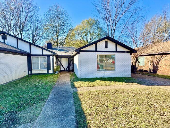 3411 S Mendenhall Rd