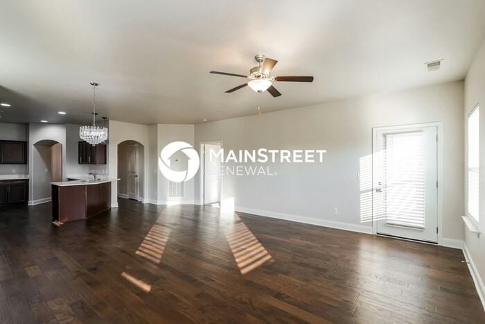 1009 Ellington Dr - Photo 2 of 19