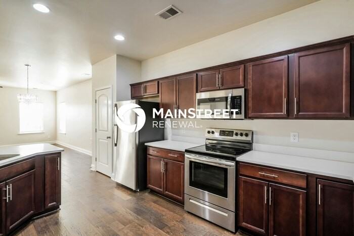 1009 Ellington Dr - Photo 5 of 19