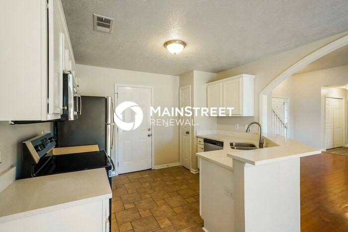 145 Summerlin Dr - Photo 6 of 19