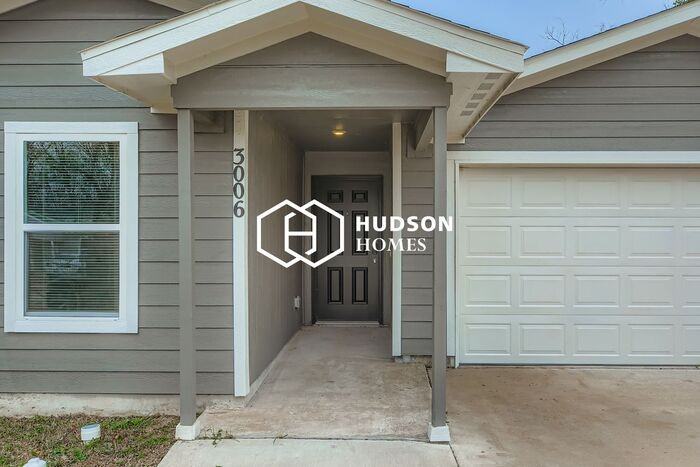 3006 Walnut St - Photo 4 of 31