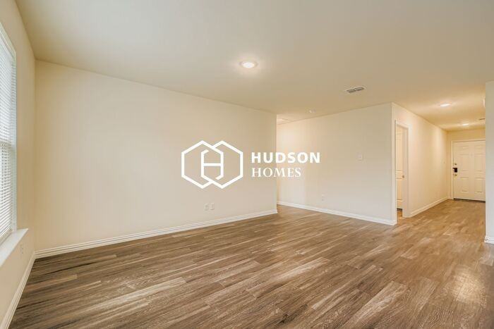 3006 Walnut St - Photo 6 of 31