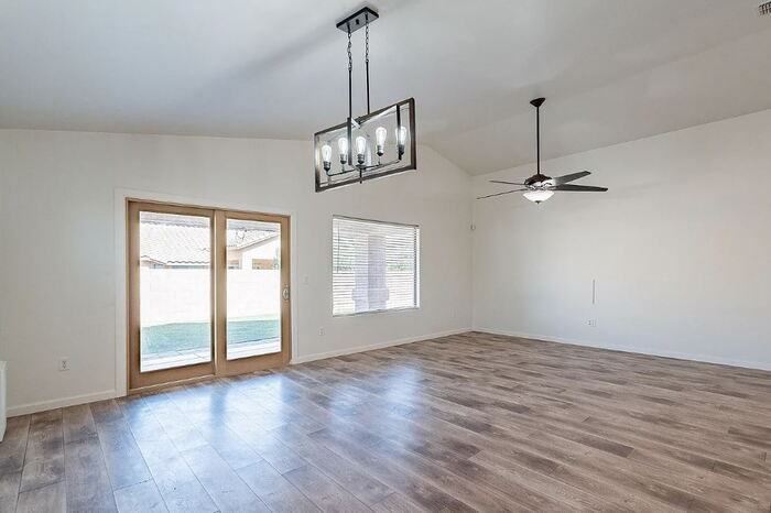 985 E Mowry Wash Ln - Photo 3 of 10