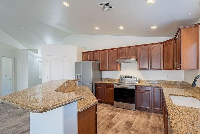 985 E Mowry Wash Ln - Photo 4 of 10