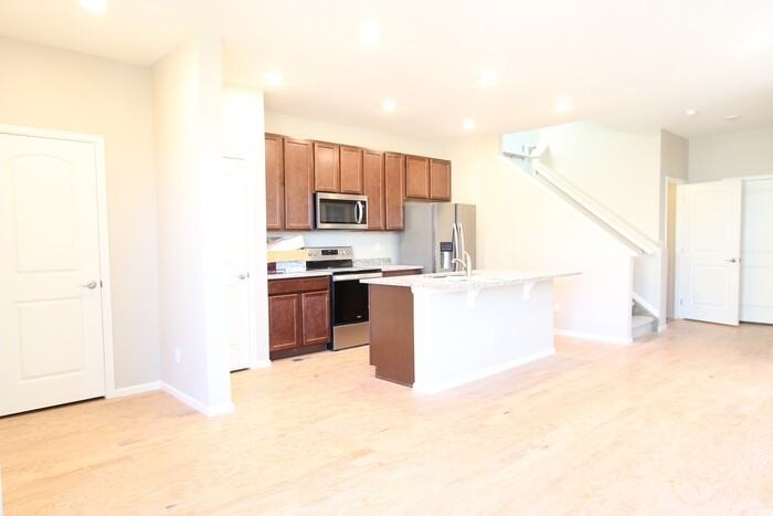 4345 S Netherland St - Photo 3 of 33