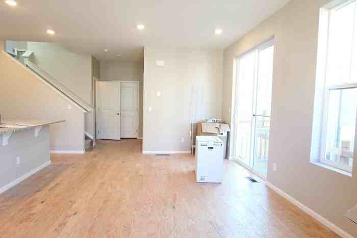 4345 S Netherland St - Photo 4 of 33