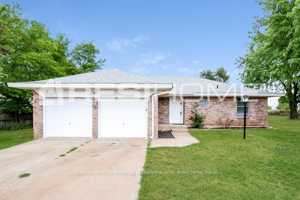 featured image of 447 E Carson Ln