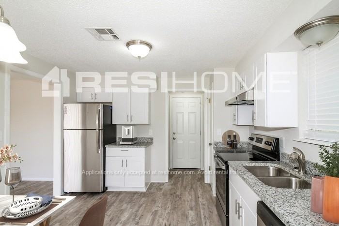 447 E Carson Ln - Photo 2 of 16