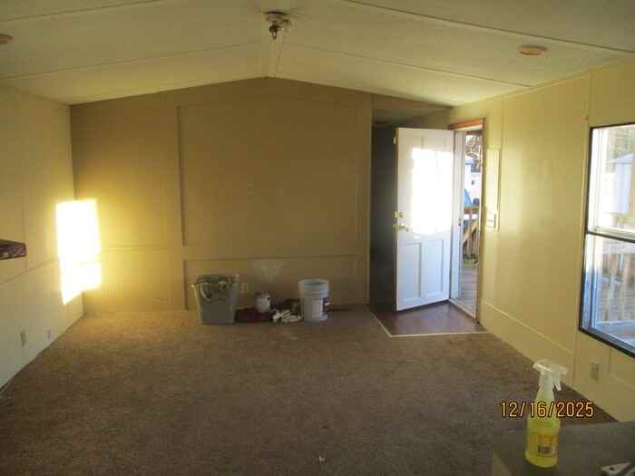 1045 Canyon Ln - Photo 2 of 11