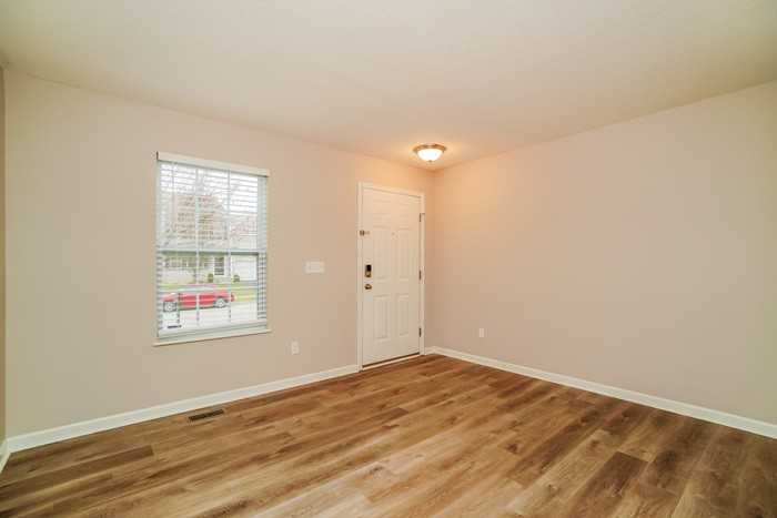 7899 Prairie Willow Dr - Photo 5 of 18