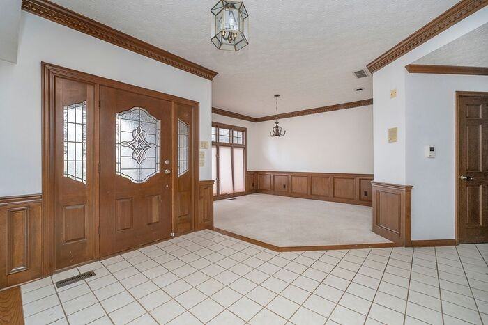 7302 Cherryhill Dr - Photo 5 of 34