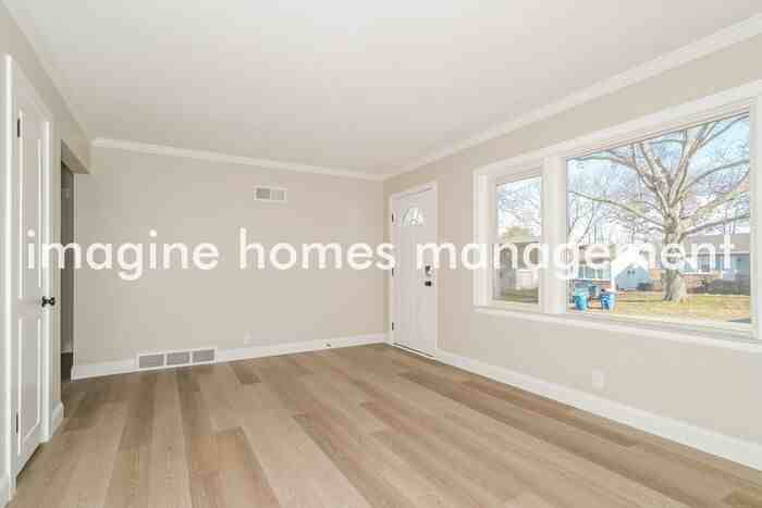 8531 General Grant Ln - Photo 6 of 22