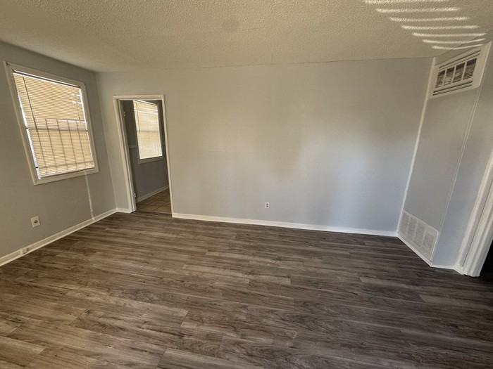 1814 State St - Photo 2 of 9