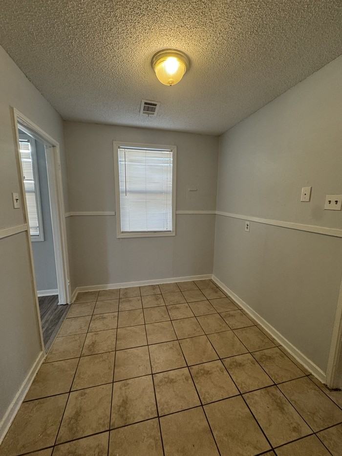 1814 State St - Photo 3 of 9