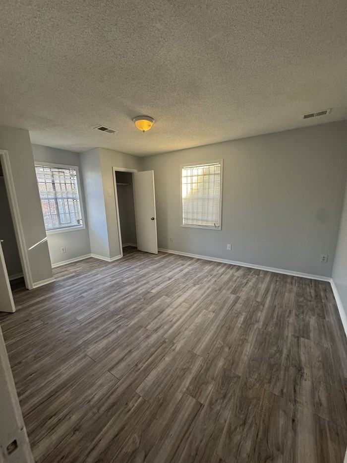 1814 State St - Photo 5 of 9