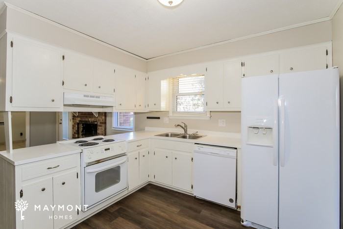 4259 Woodland Dr - Photo 3 of 11