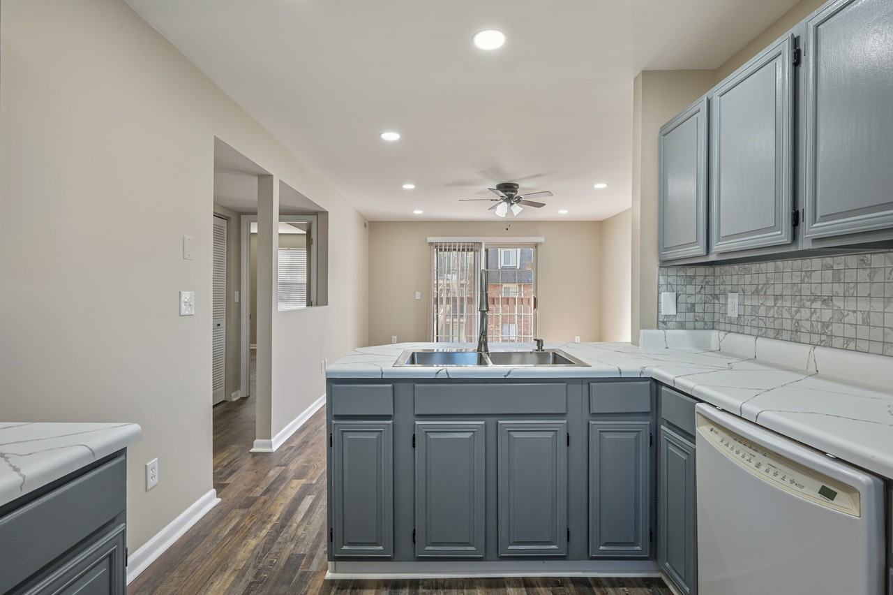 102 North Caroline PlaceUnit 203 #1 - Photo 6 of 24