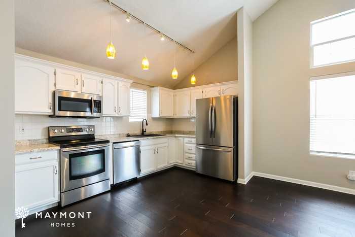 202 S Huntsman Blvd - Photo 3 of 12