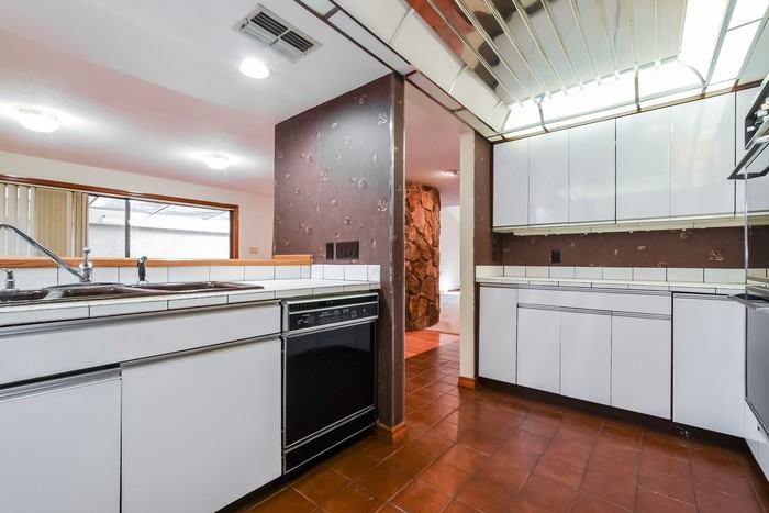 25 Casarena Ct - Photo 6 of 20