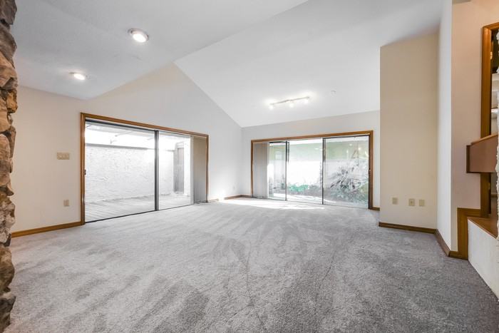 25 Casarena Ct - Photo 7 of 20