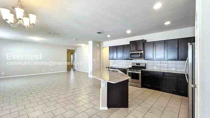 2511 Barbwire Way - Photo 3 of 20