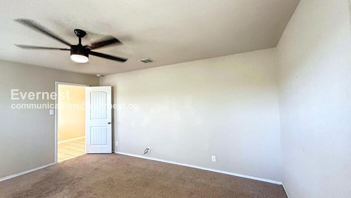 2511 Barbwire Way - Photo 7 of 20