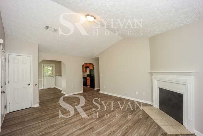 11 Laurel Dr - Photo 4 of 16