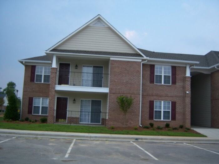 1820 Balmoral Dr #103