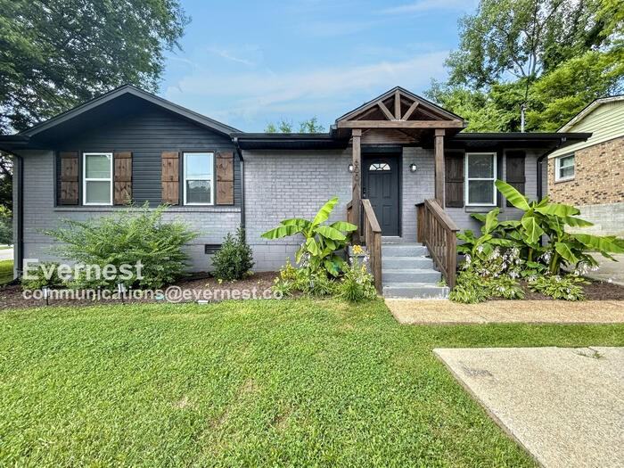 600 Maclaurin Ct - Photo 2 of 23