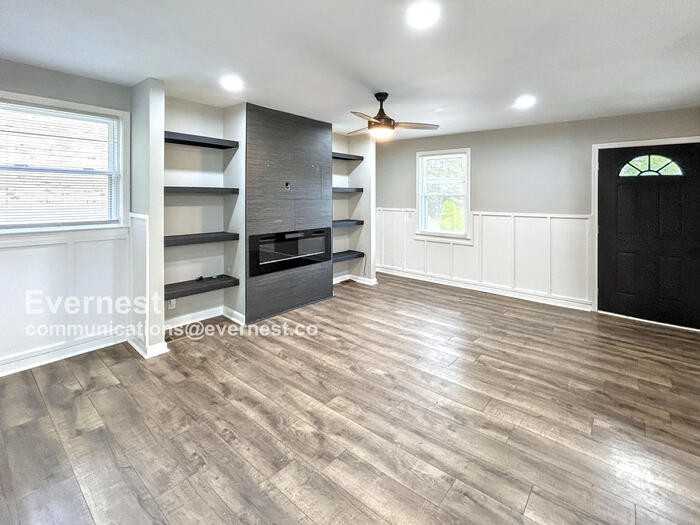 600 Maclaurin Ct - Photo 6 of 23