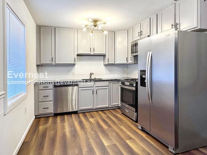 9 Country Club Dr - Photo 2 of 20