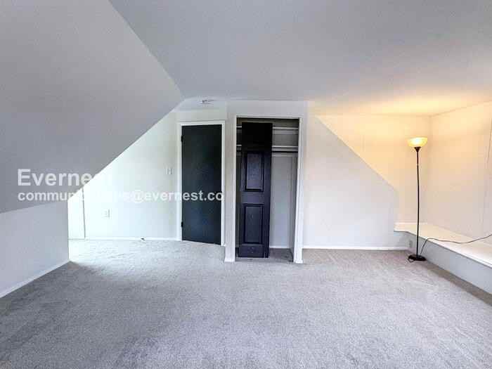 9 Country Club Dr - Photo 7 of 20