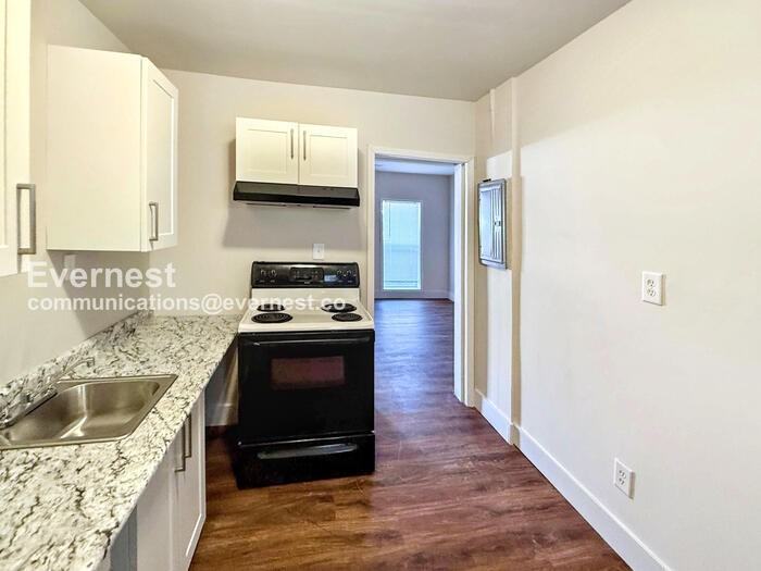 205 9th Ave W #205 - Photo 3 of 14