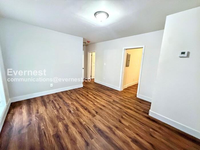 205 9th Ave W #205 - Photo 4 of 14