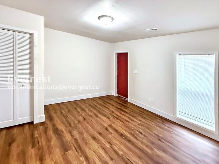 205 9th Ave W #205 - Photo 6 of 14