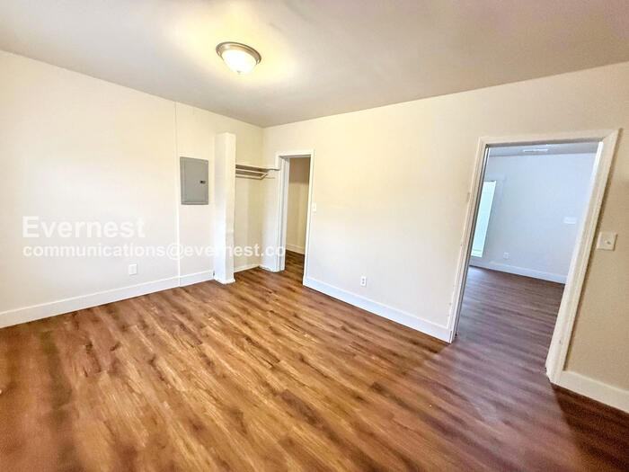 207 9th Ave W #207 - Photo 5 of 19